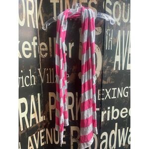 Pink and grey scarf‎